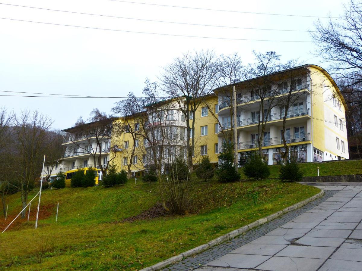 Готель Поляна Квеле Eksteriør billede